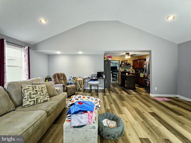 218 READING AVE, Barrington, NJ 08007