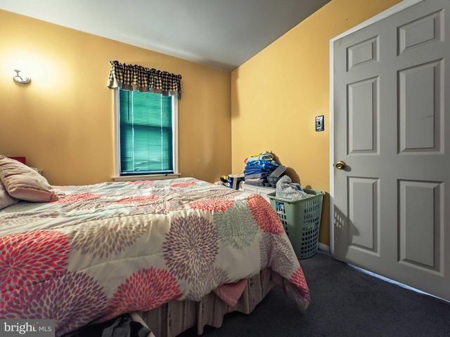 218 READING AVE, Barrington, NJ 08007