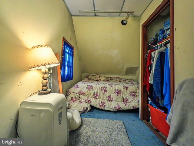 218 READING AVE, Barrington, NJ 08007