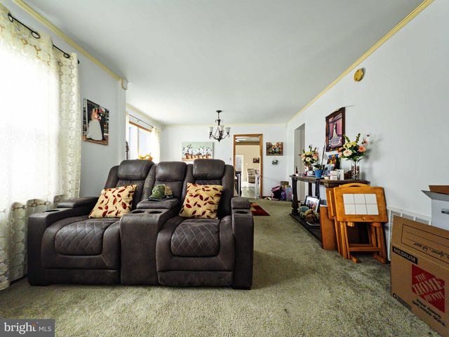 218 READING AVE, Barrington, NJ 08007