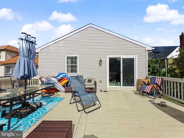 218 READING AVE, Barrington, NJ 08007