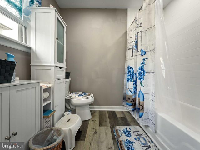 218 READING AVE, Barrington, NJ 08007
