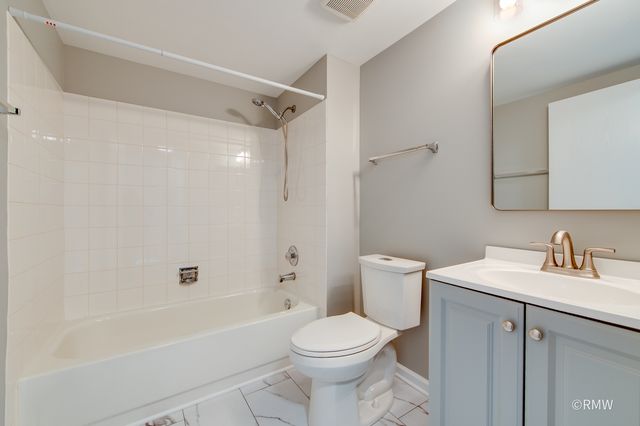 460 Mayflower Lane 1, Bartlett, IL 60103