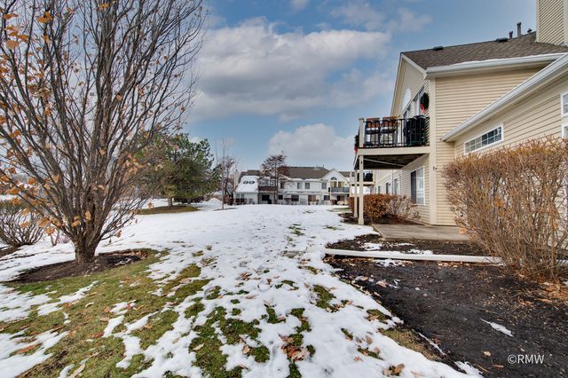 460 Mayflower Lane 1, Bartlett, IL 60103