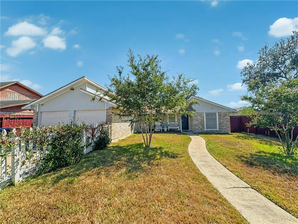 3505 Crestside Dr, Corpus Christi, TX 78415