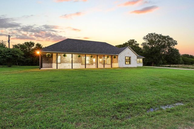 7106 County Road 4729 2, Commerce, TX 75428