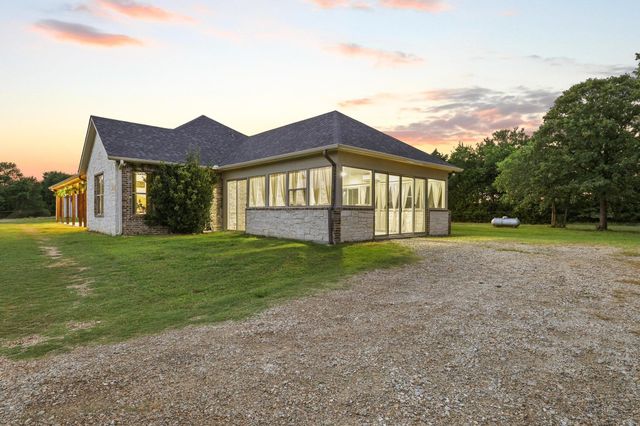 7106 County Road 4729 2, Commerce, TX 75428