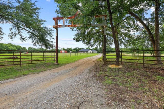 7106 County Road 4729 2, Commerce, TX 75428