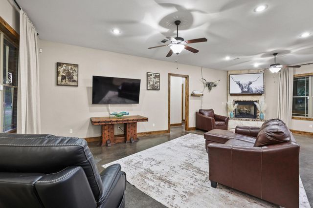 7106 County Road 4729 2, Commerce, TX 75428