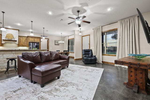 7106 County Road 4729 2, Commerce, TX 75428