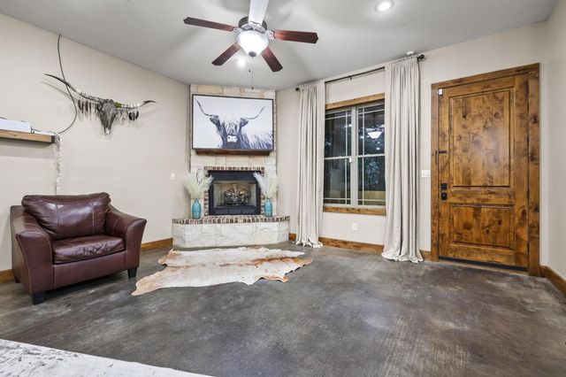 7106 County Road 4729 2, Commerce, TX 75428