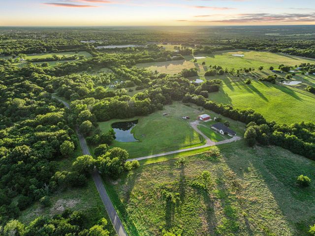 7106 County Road 4729 2, Commerce, TX 75428