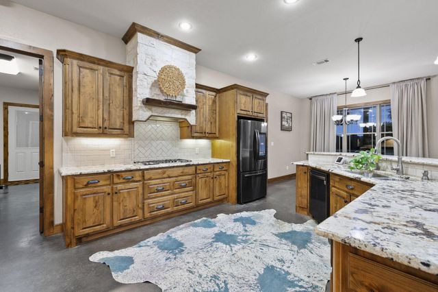 7106 County Road 4729 2, Commerce, TX 75428