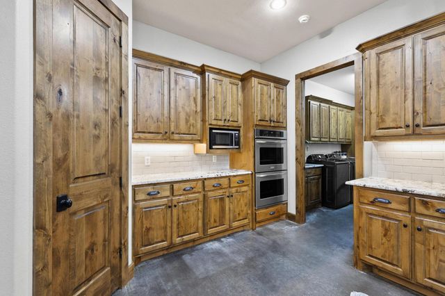 7106 County Road 4729 2, Commerce, TX 75428