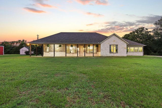 7106 County Road 4729 2, Commerce, TX 75428