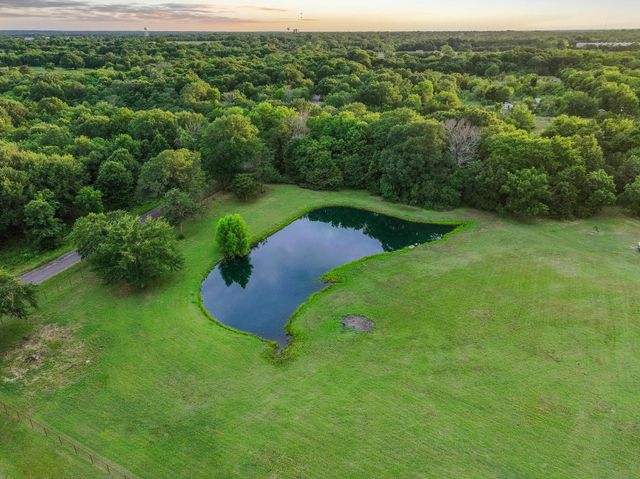 7106 County Road 4729 2, Commerce, TX 75428