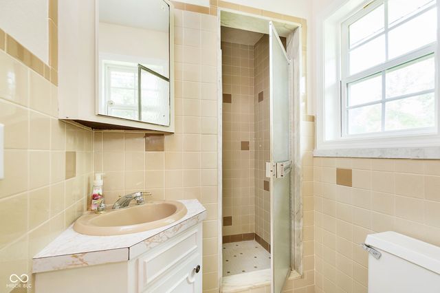 2300 Larita Lane, Anderson, IN 46017