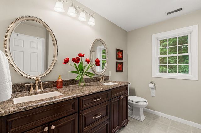 32 Hobart Hill Road, Brookline, NH 03033