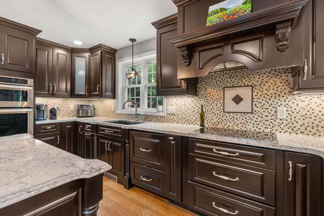 32 Hobart Hill Road, Brookline, NH 03033