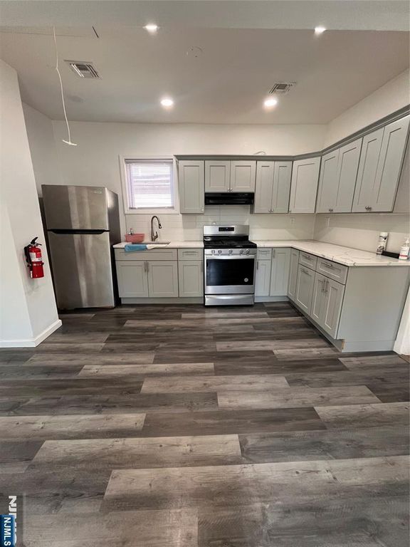 281 Hope 2, Passaic, NJ 07055