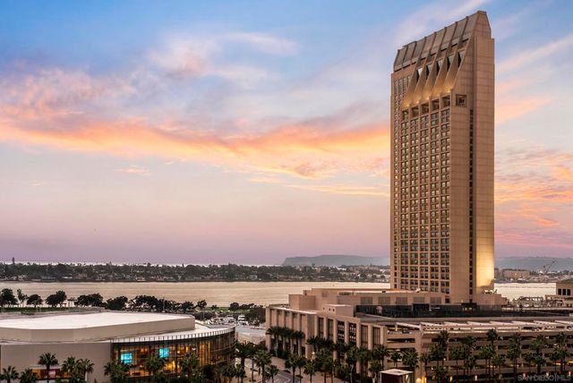 555 Front St. 1302, San Diego, CA 92101