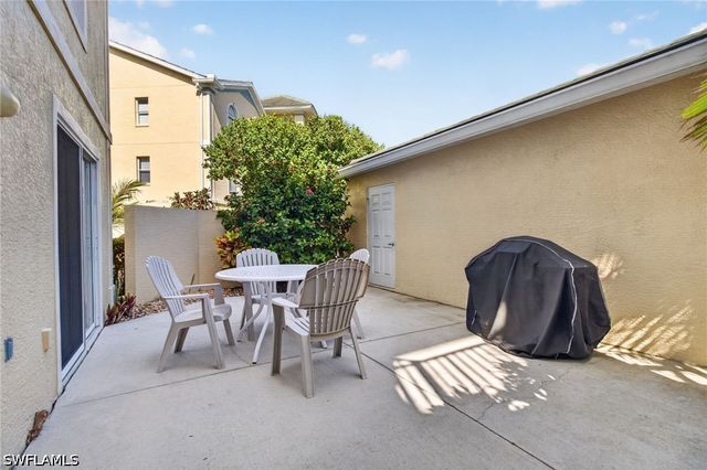 15505 Cedarwood LN 105, Naples, FL 34110