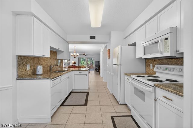 15505 Cedarwood LN 105, Naples, FL 34110