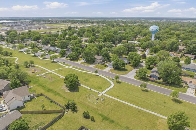 6351 N Grove, Park City, KS 67219