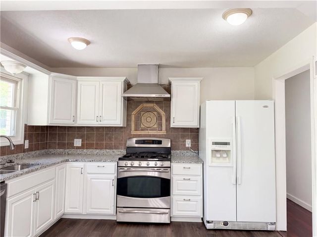 16517 E 35th Street Court, Independence, MO 64055