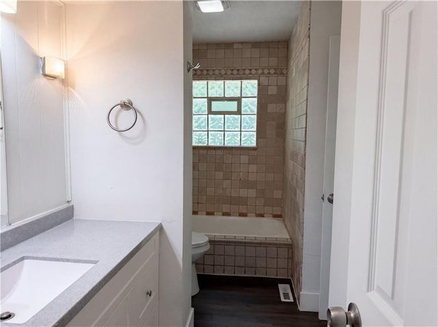 16517 E 35th Street Court, Independence, MO 64055