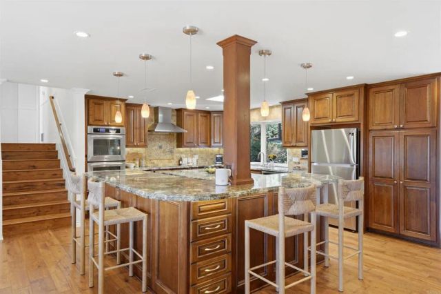 1045 Cima Dr, San Marcos, CA 92078
