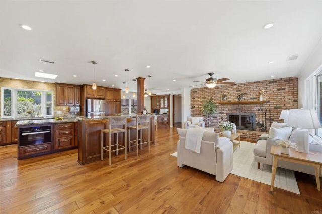 1045 Cima Dr, San Marcos, CA 92078