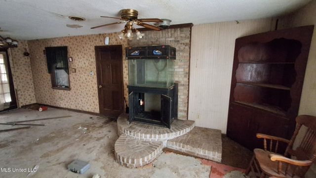 877 S Red Banks Road, Holly Springs, MS 38635