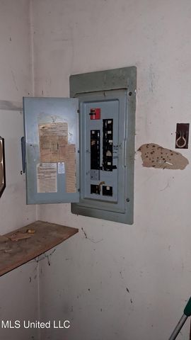 877 S Red Banks Road, Holly Springs, MS 38635