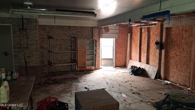 877 S Red Banks Road, Holly Springs, MS 38635