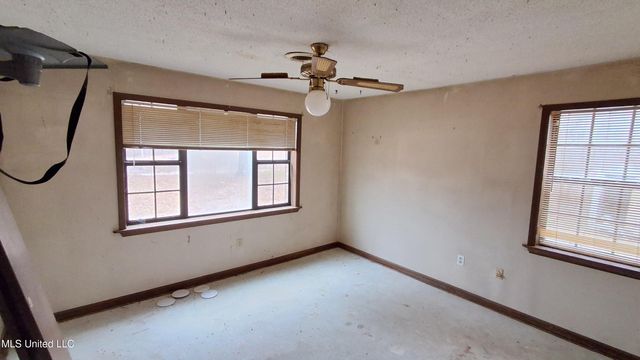 877 S Red Banks Road, Holly Springs, MS 38635