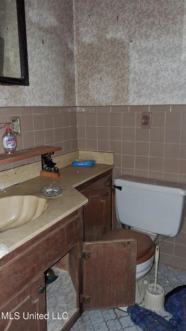 877 S Red Banks Road, Holly Springs, MS 38635