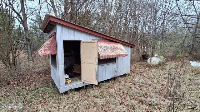 877 S Red Banks Road, Holly Springs, MS 38635