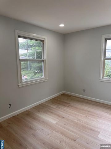 97 Echo, Elmwood Park, NJ 07407