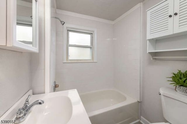 15 Cliff Rd, West Milford Twp., NJ 07480