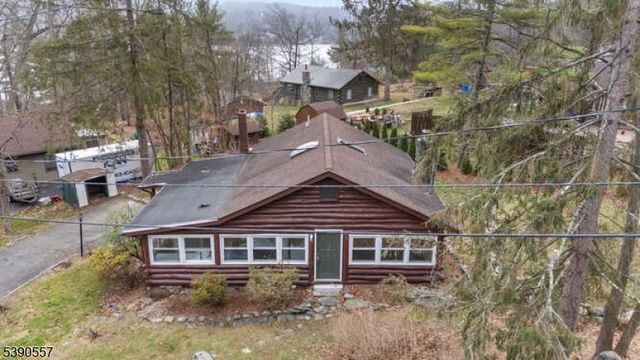 15 Cliff Rd, West Milford Twp., NJ 07480