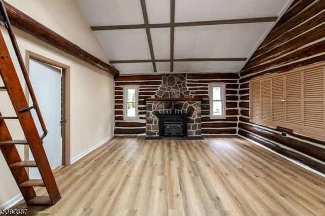 15 Cliff Rd, West Milford Twp., NJ 07480