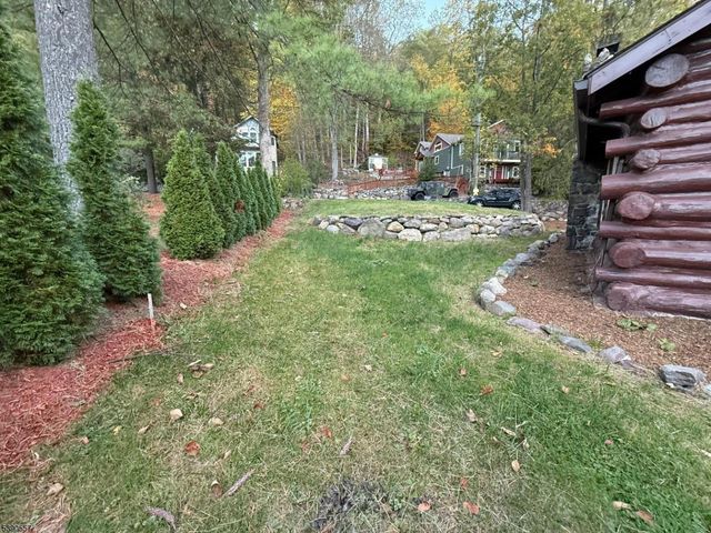 15 Cliff Rd, West Milford Twp., NJ 07480