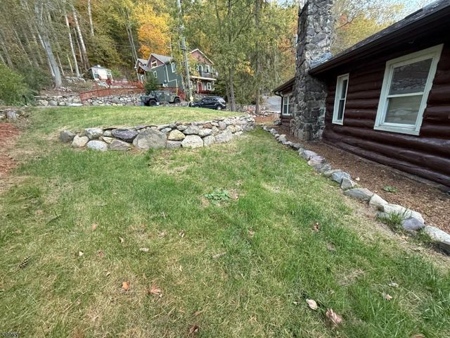 15 Cliff Rd, West Milford Twp., NJ 07480
