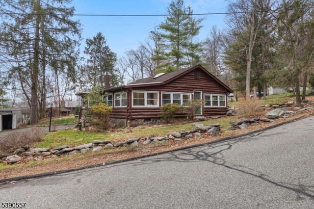 15 Cliff Rd, West Milford Twp., NJ 07480