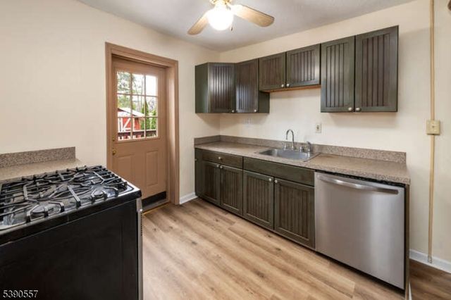 15 Cliff Rd, West Milford Twp., NJ 07480