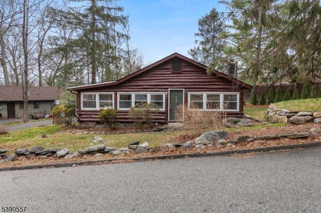 15 Cliff Rd, West Milford Twp., NJ 07480