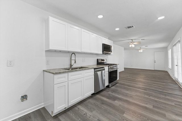 2617 Kingsdale Drive, Deer Park, TX 77536