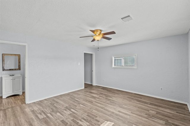 228 Orange Street, La Marque, TX 77568