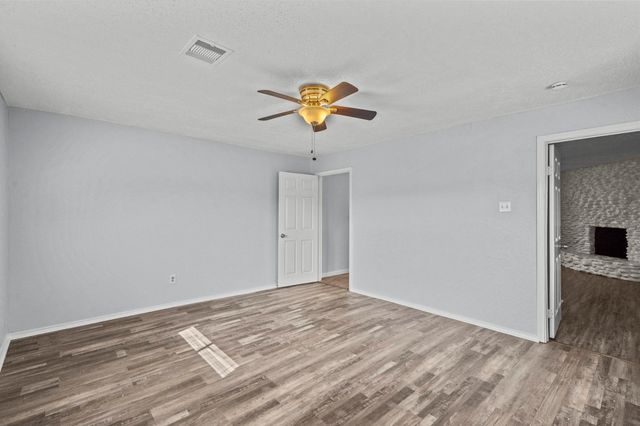 228 Orange Street, La Marque, TX 77568